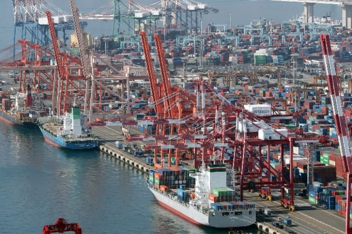 Hàn Quốc đạt thặng dư hiện tại do nhập khẩu giảm mạnh hơn trong tháng 7